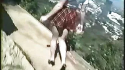 वह किसी सेक्सी फिल्म फुल एचडी में न किसी डीपी कमबख्त प्यार करता है