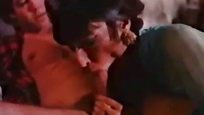 घर का बना सेक्स हिंदी सेक्सी एचडी वीडियो मूवी टेप पर सवार सोरोरिटी गर्ल