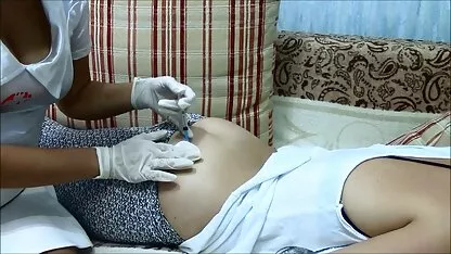 मोटी परिपक्व गधा देहाती सेक्सी मूवी एचडी और बिल्ली के साथ खेलता है