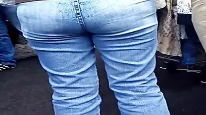 सांता क्लॉज इज़ एचडी एचडी सेक्सी मूवी कमिंग टु टाउन, लेडीज़।