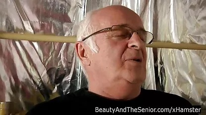 हॉर्नी लड़कियां खेलता गधा सेक्स मूवी एचडी में